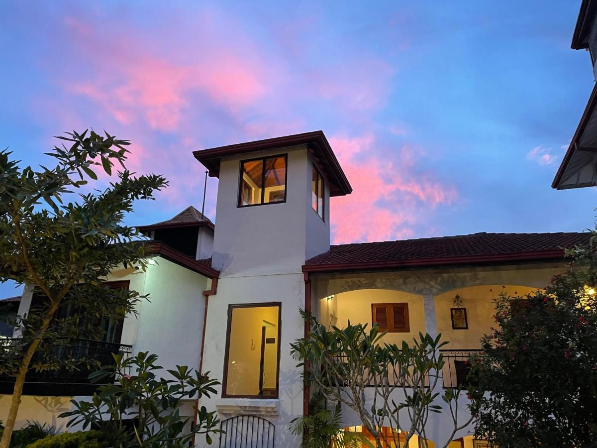 Elegant Hotel Kandy Kültér fotó